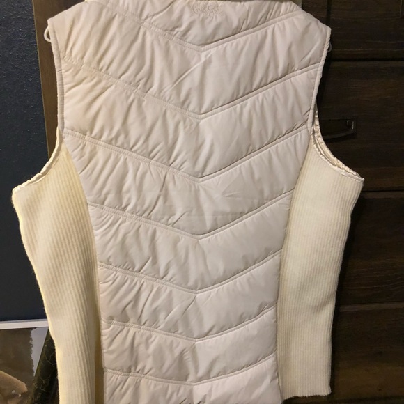 Vest - Picture 4 of 4